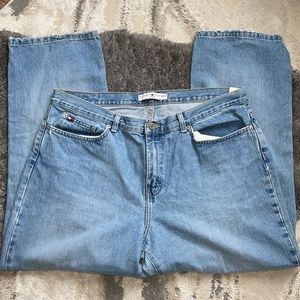 Vintage Tommy Hilfiger Light Wash distressed  Boyfriend Jeans